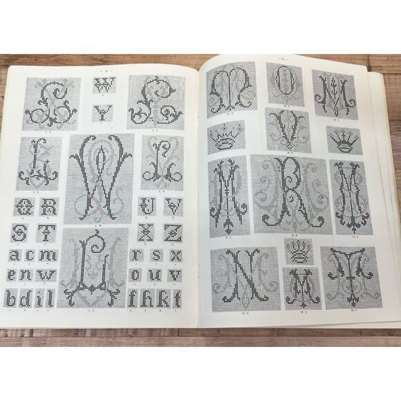 Charted Monograms For Needlepoint & Cross-Stitch Edited By Rita Weiss 1980 Softc - Picture 3 of 3